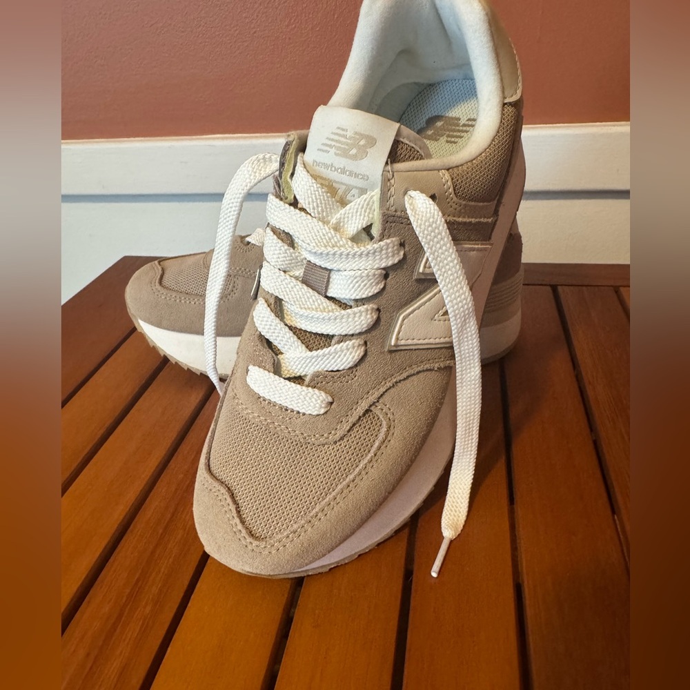 Women’s Platform New Balance Sneakers